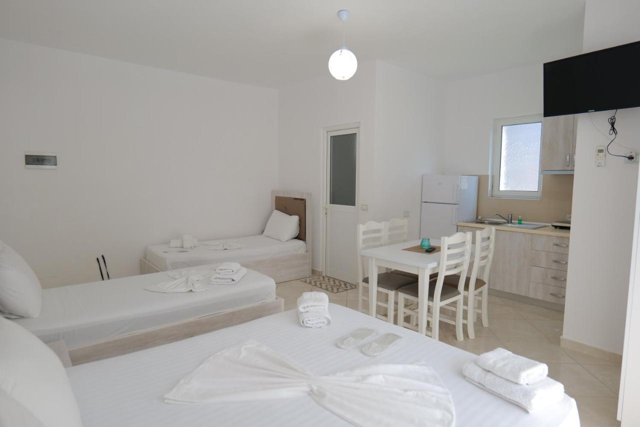 Seahorse Hotel Ksamil Exterior photo